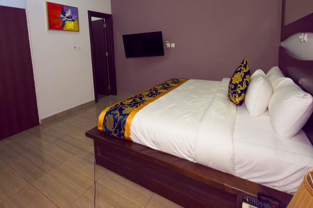 room-img
