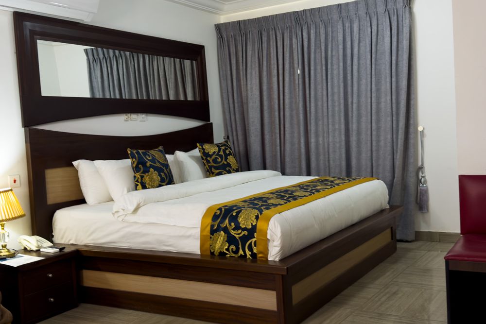 room-img
