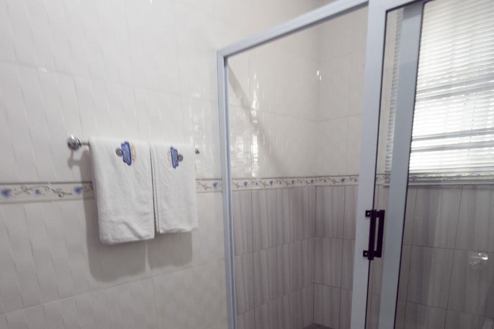 room-img