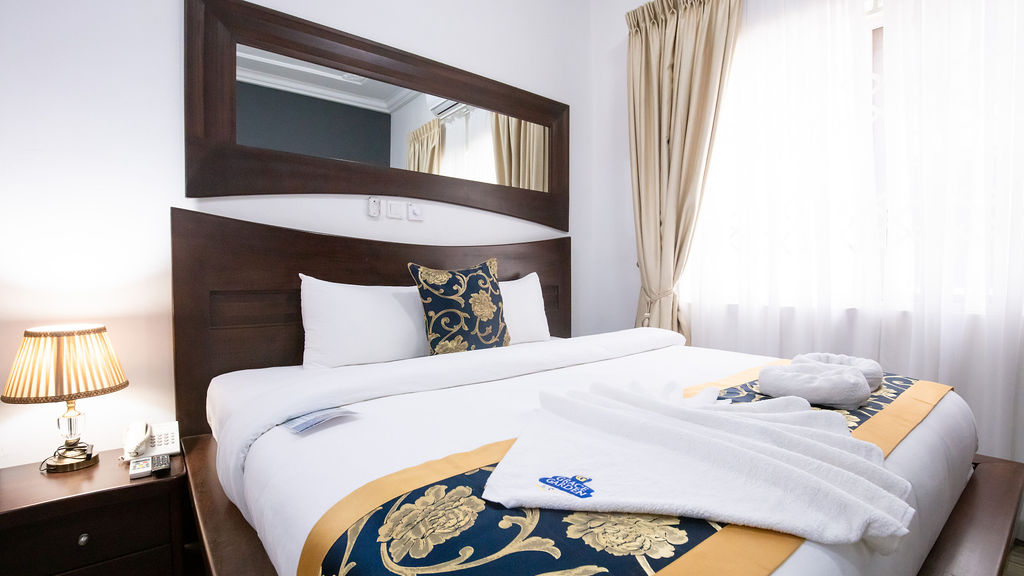 room-img